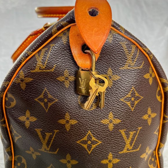 Louis Vuitton Monogram Speedy 30 Handbag - Picture 4 of 11